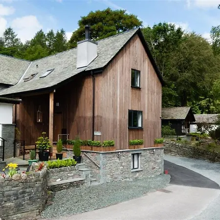 Le Chalet * Chapel Stile