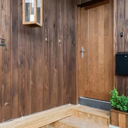 Le Chalet Chapel Stile